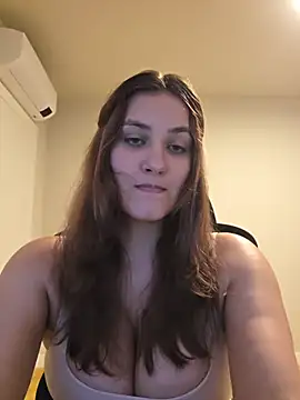 MiaRides19 XXX чат на живо