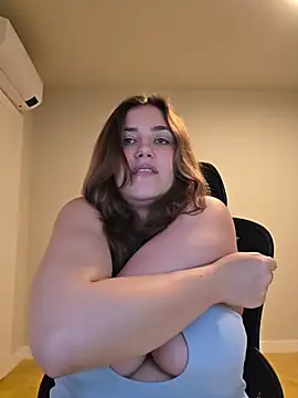 MiaRides19's Live XXX Chat