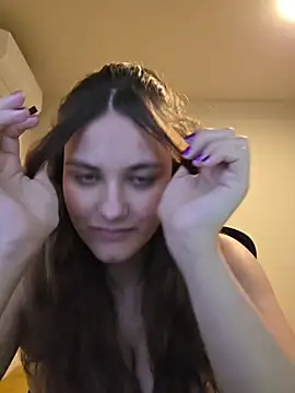 MiaRides19's Live XXX Chat