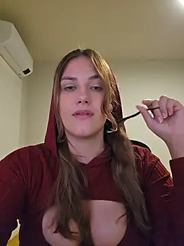 צ'אט XXX בשידור חי של MiaRides19