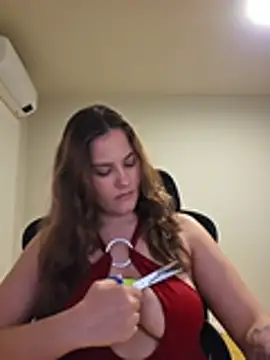 MiaRides19's Live XXX Chat