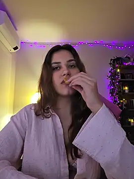 MiaRides19's Live XXX Chat