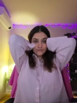 צ'אט XXX בשידור חי של MiaRides19