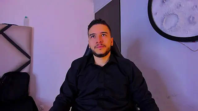 mike_257 Show Webcam