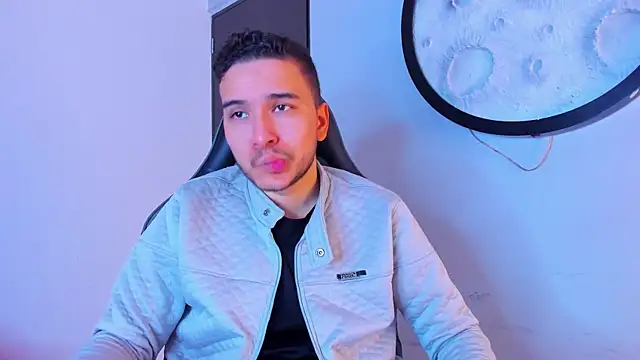 mike_257 Adlı Modelin Web Kamerası Şovu