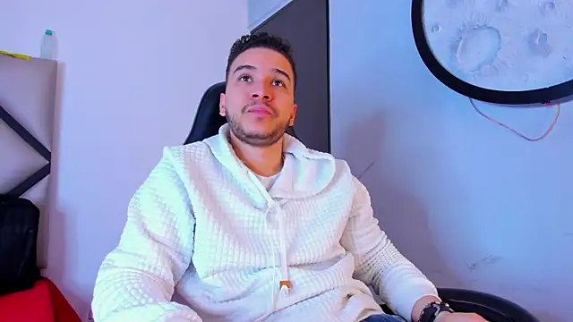 mike_257 Show Webcam