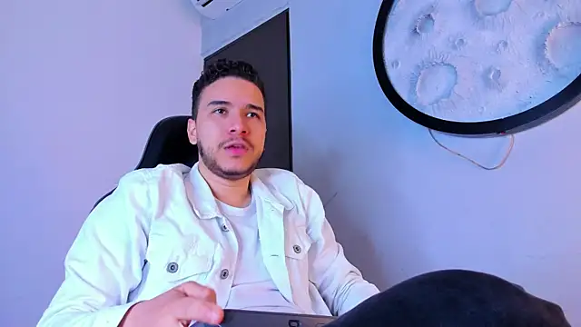 mike_257 webkamerás műsora