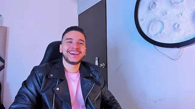 mike_257 webkamerás műsora