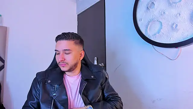 mike_257 Шоу с уебкамера