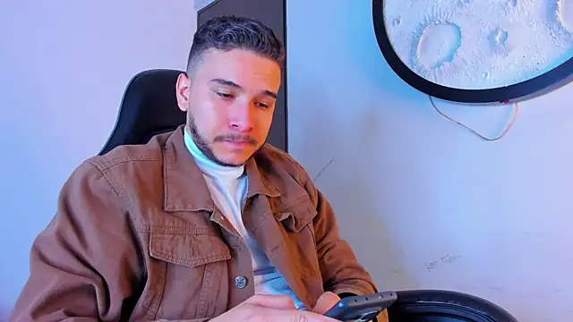 mike_257 Шоу с уебкамера
