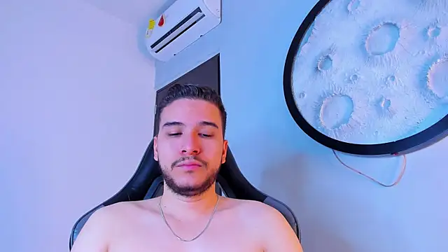 mike_257 Show Webcam