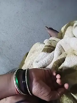 Desi_hot_bhabhii Show in webcam