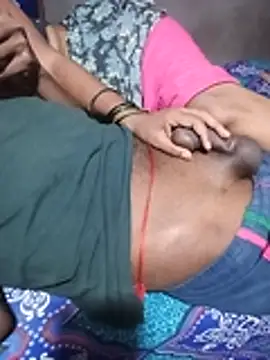 Desi_hot_bhabhii 网络视讯表演