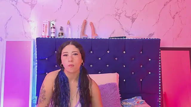 Dakotaa_Johnson Adlı Modelin Web Kamerası Şovu