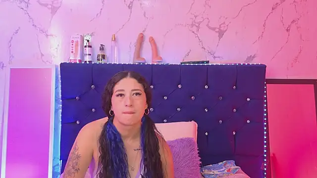 Dakotaa_Johnsonn Webbikameraesitys