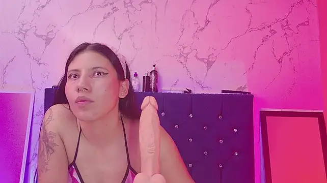 Dakotaa_Johnson Webcam-Show