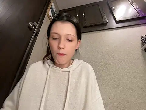 Lilactease webcam show