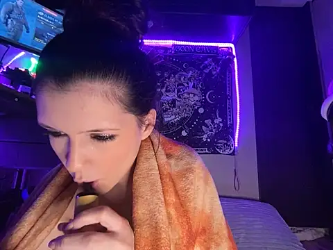 Lilactease Webcamshow