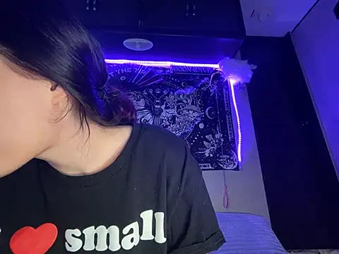 Chat XXX en directo de Lilactease