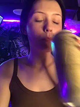 Lilactease Show Webcam