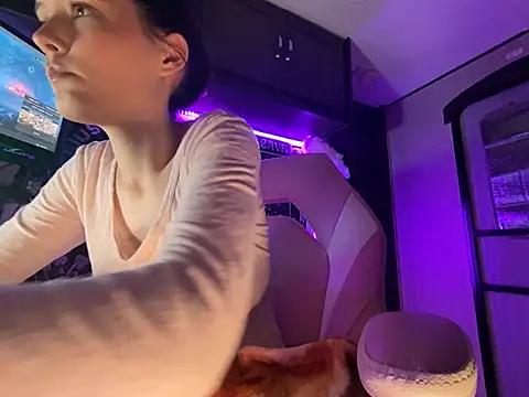 Lilactease's Webcam Show
