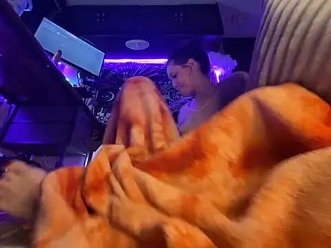 Lilactease's Webcam Show