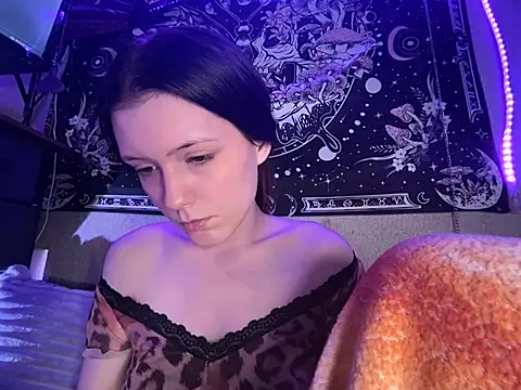 Lilactease's Webcam Show