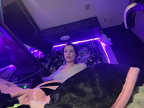 Lilactease's Webcam Show