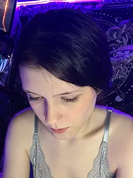 Lilactease Adlı Modelin Canlı XXX Sohbeti