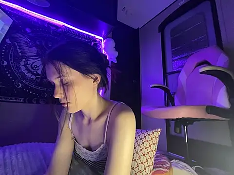 Lilactease Show in webcam