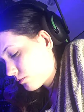 Lilactease's Webcam Show