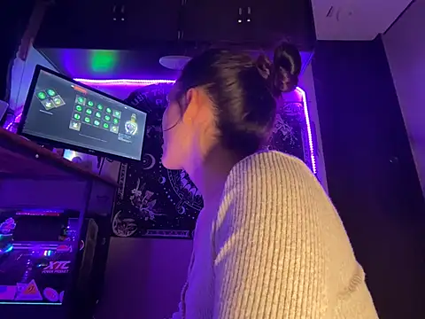 Lilactease Show in webcam