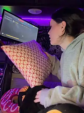 Lilactease's Live XXX Chat