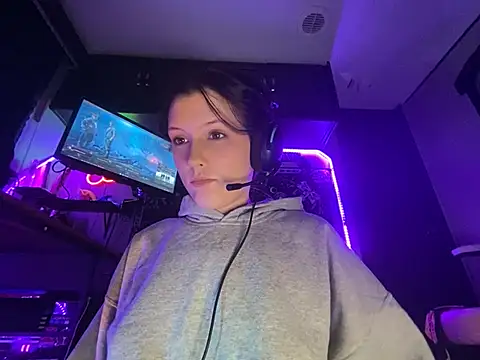 Lilactease's Webcam Show