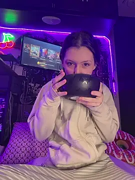 Lilactease's Webcam Show