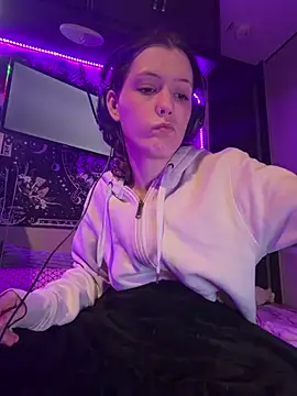 Lilactease's Webcam Show