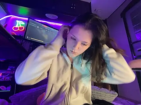 Lilactease Show in webcam