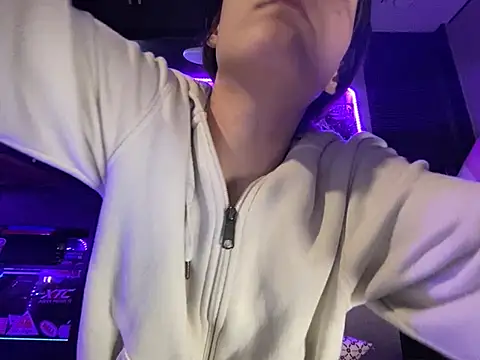 Lilactease Show in webcam