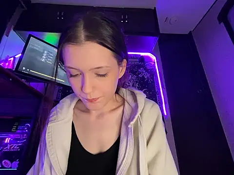 Lilactease's Webcam Show