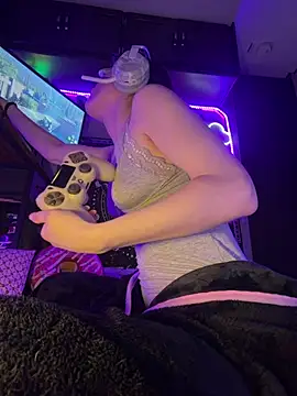 Lilactease's Webcam Show