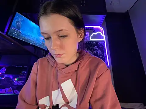 Lilactease's Live Sex Cam Show