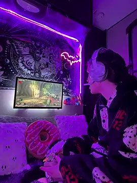 Pokazy przed kamerką – Lilactease