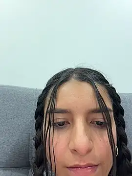 violeta365 Adlı Modelin Canlı XXX Sohbeti