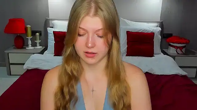 Stella_Light Adlı Modelin Canlı XXX Sohbeti