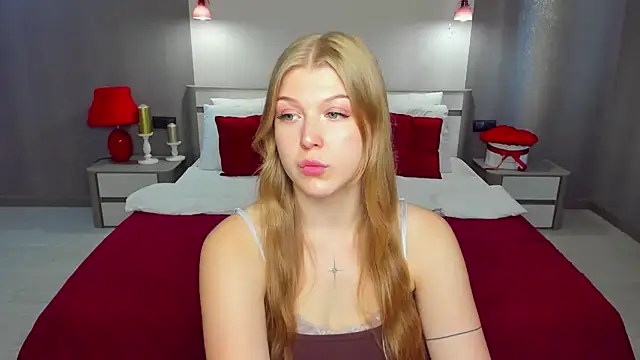 Stella_Light Adlı Modelin Canlı XXX Sohbeti