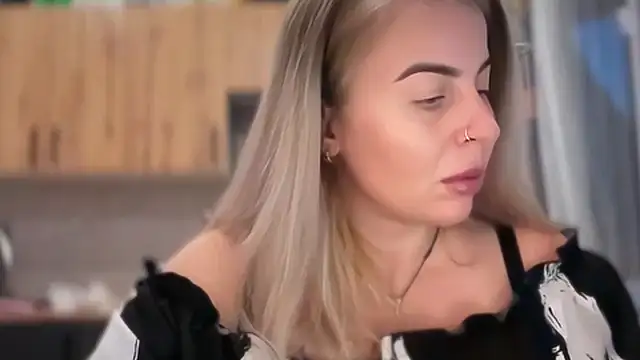 Lisorine webkamerás műsora