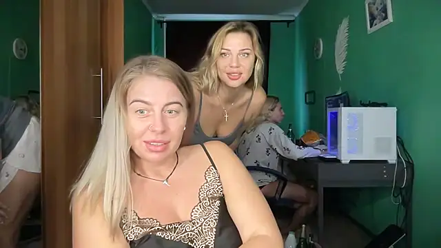 Lisorine Pertunjukan Webcam