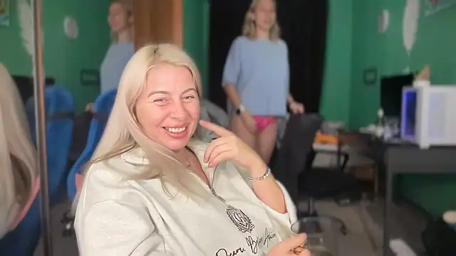 Lisorine's Webcam Show