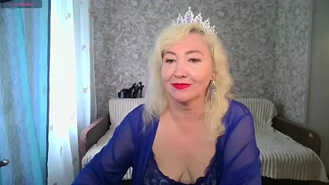 LadyKriss: διαδικτυακό σόου στην κάμερα