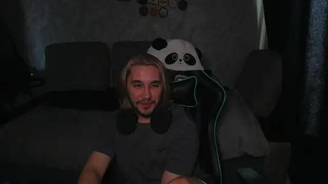 Pohyi_'s Webcam Show